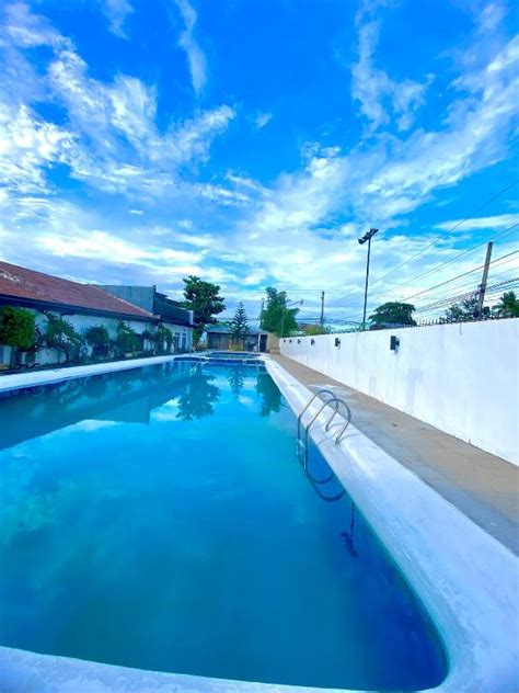 tacloban hotels with pools.